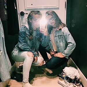 Meet your Posher, Emilee